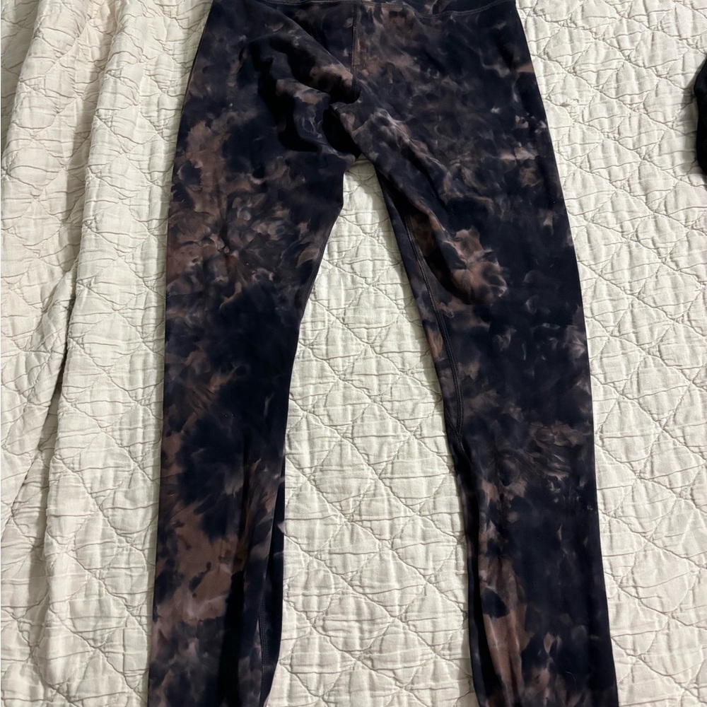 Lululemon Tie-Dye looking Leggings